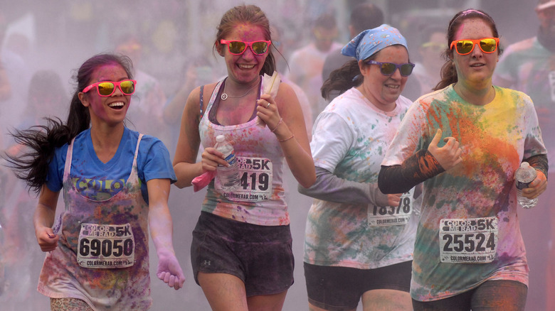 People running in Color Run 5K