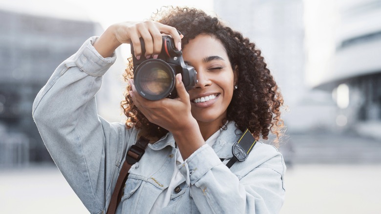 Female travel photographer 