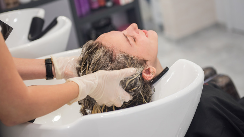 woman at hair salon