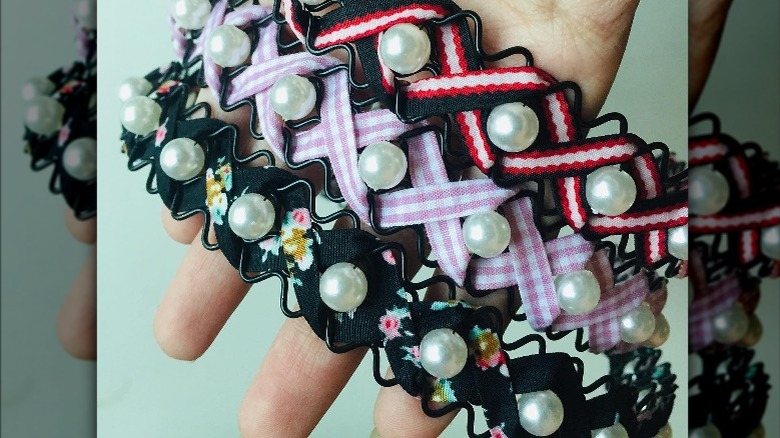 Instagram user showing ribbon embellished zig zag headbands